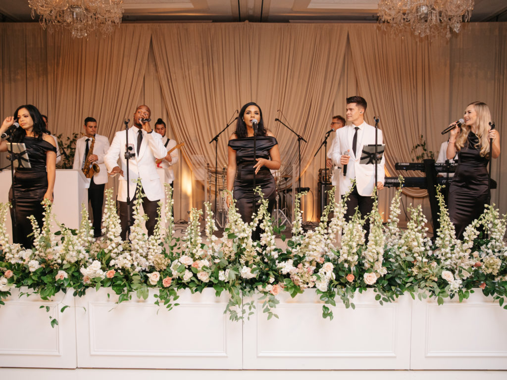 Elan Artist Band Surround Four Seasons Chicago Wedding