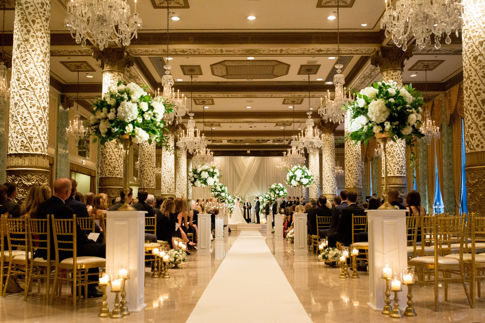 The Drake Hotel Chicago Gold Coast Room Wedding Life in Bloom9 1600x1067